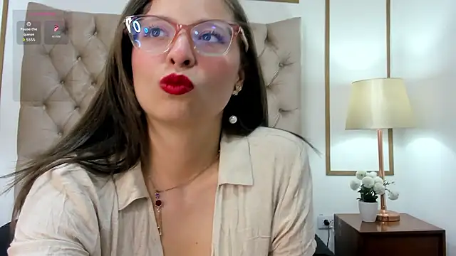 Isabella HartX online show from March 25, 2026, 12:15 pm