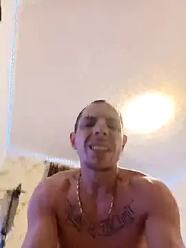 Hugo1993 online show from April 12, 2026, 8:39 am