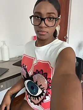 Emi rousse online show from March 12, 2026, 12:42 pm