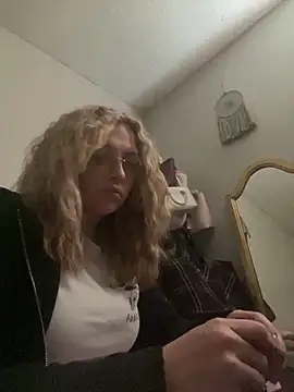 imkhloe online show from March 16, 2026, 5:48 pm