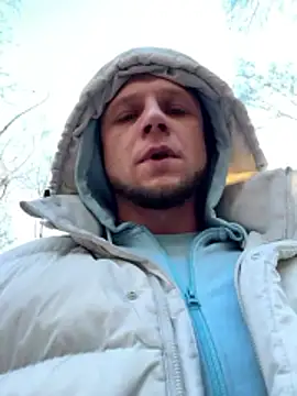 Sweetlauu online show from March 1, 2026, 7:52 am