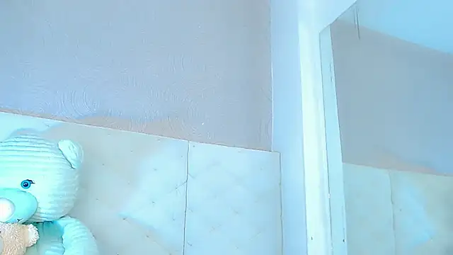 catriona queen16 online show from April 14, 2026, 4:06 am