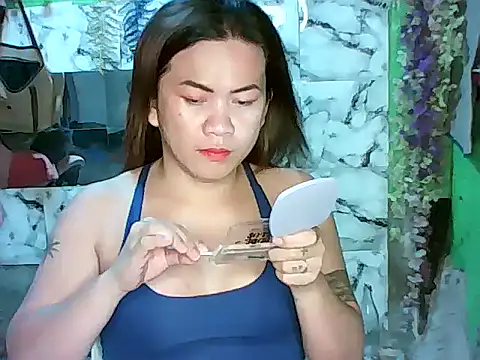 ur lovelychen online show from April 13, 2026, 9:35 am