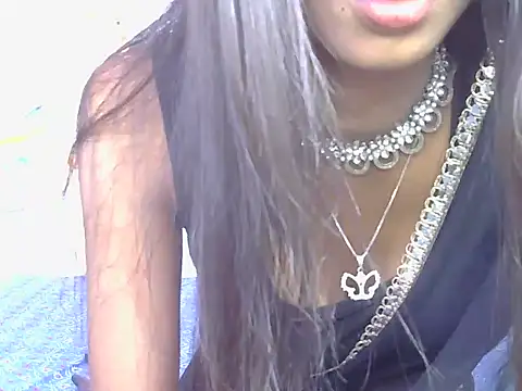 Snapshot of yours-isha chatting on July 7, 2026, 4:37 am yours-isha online show from July 7, 2026, 4:37 am