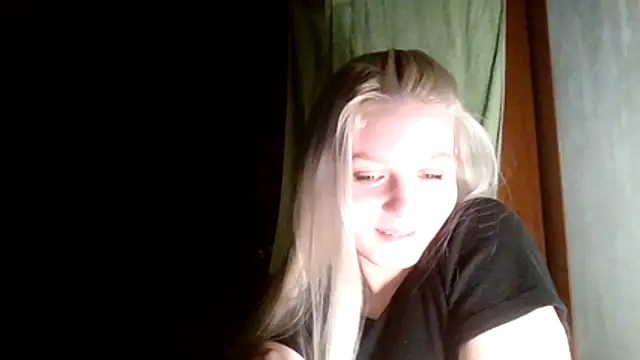 Snapshot of Glowing_Jessica chatting on March 2, 2026, 5:20 pm Glowing Jessica online show from March 2, 2026, 5:20 pm