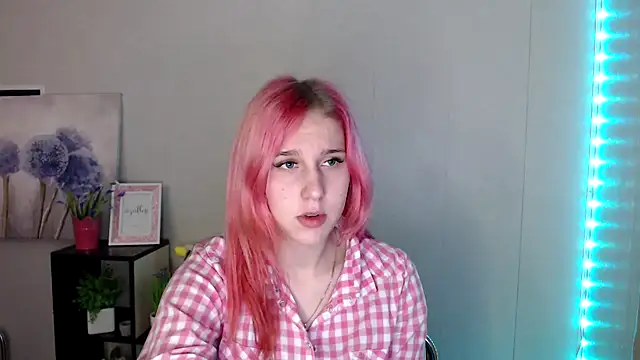 Scarlett lil online show from April 3, 2026, 7:26 am