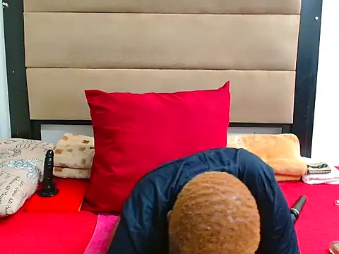 SpicyKittyxxx online show from April 12, 2026, 5:27 pm