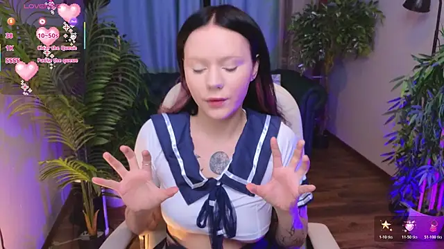 kittenlolla online show from April 7, 2026, 5:42 am