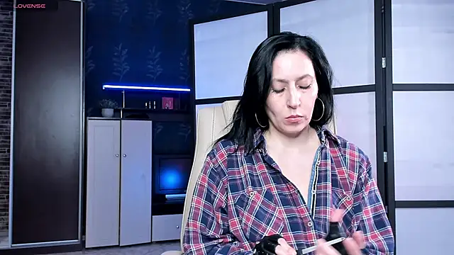 Lucky Milf online show from April 4, 2026, 3:40 pm