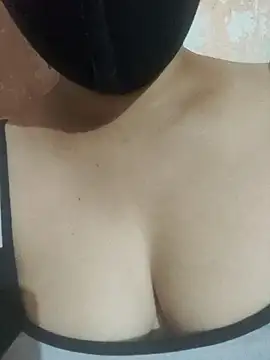 Snapshot of Tamillaxmi12 chatting on March 26, 2026, 5:44 pm Tamillaxmi12 online show from March 26, 2026, 5:44 pm