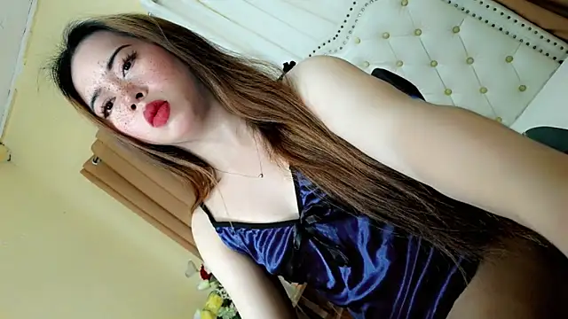 Snapshot of Seductive_sophie chatting on May 6, 2026, 1:42 am Seductive sophie online show from May 6, 2026, 1:42 am
