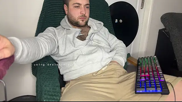 Snapshot of DevidBek- chatting on March 1, 2026, 5:02 pm DevidBek- online show from March 1, 2026, 5:02 pm