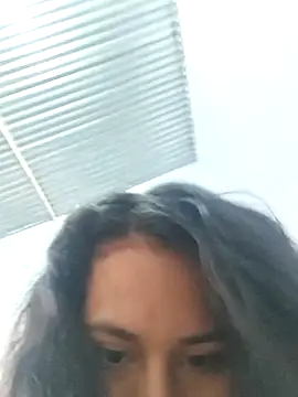 Snapshot of Ximenadeluxe chatting on March 3, 2026, 11:39 am Ximenadeluxe online show from March 3, 2026, 11:39 am