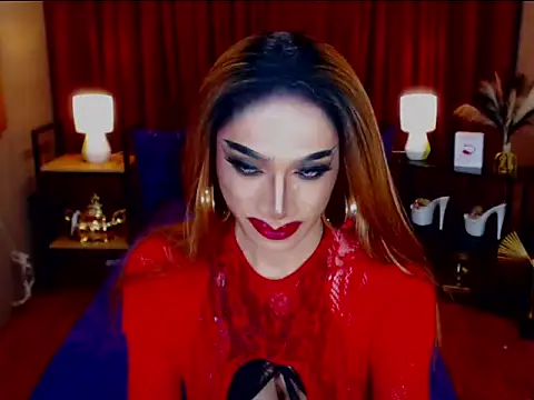 KieraLee online show from April 18, 2026, 7:07 pm