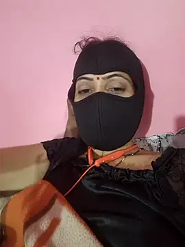 Couple hot999 online show from May 18, 2026, 7:29 pm