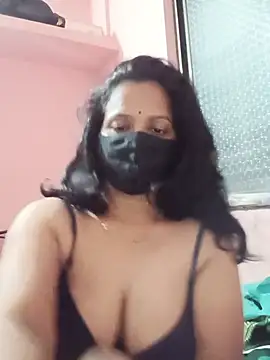 Snapshot of Miss-Dolly07 chatting on July 8, 2026, 5:13 pm Miss-Dolly07 online show from July 8, 2026, 5:13 pm