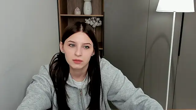 KerstinMaynor online show from March 4, 2026, 8:00 am