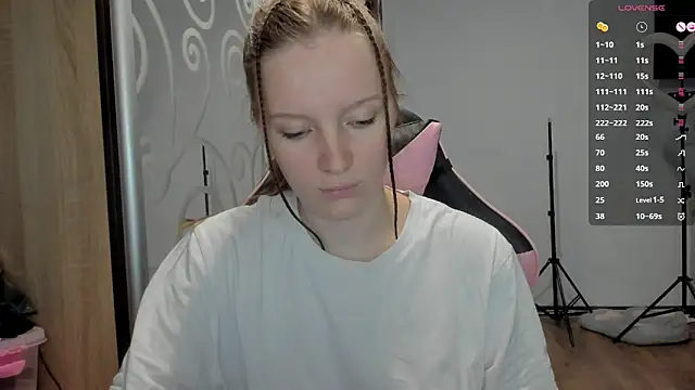 Mary Blu online show from October 11, 2025, 8:26 am