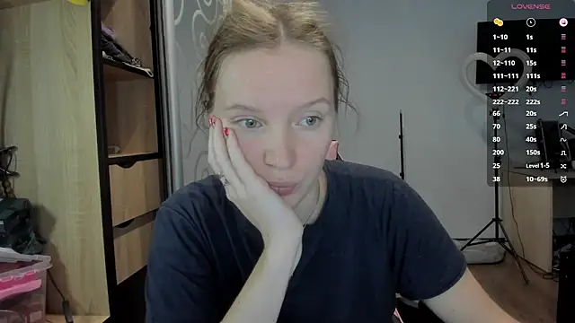 Mary Blu online show from October 13, 2025, 8:27 am