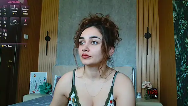 Snapshot of KatarinaHeaven chatting on May 6, 2026, 8:29 am KatarinaHeaven online show from May 6, 2026, 8:29 am