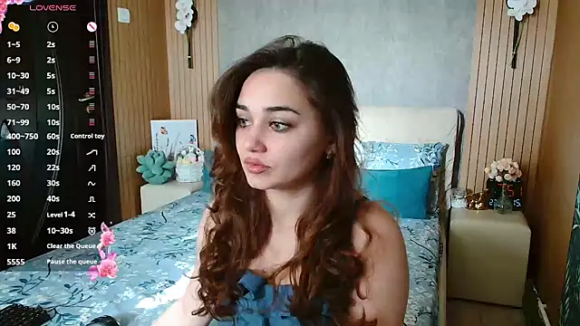 Snapshot of KatarinaHeaven chatting on April 15, 2026, 4:51 am KatarinaHeaven online show from April 15, 2026, 4:51 am