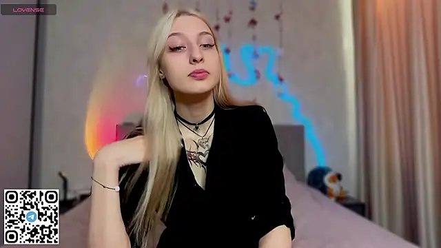 Snapshot of Emma_Willson chatting on July 30, 2026, 1:21 pm Emma Willson online show from July 30, 2026, 1:21 pm