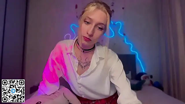 Snapshot of Emma_Willson chatting on June 26, 2026, 6:25 pm Emma Willson online show from June 26, 2026, 6:25 pm