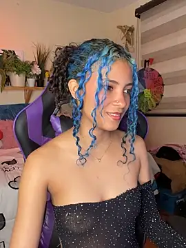 Franchezcaa  online show from April 9, 2026, 1:39 pm