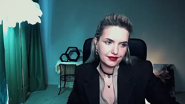 Snapshot of AliceSmite chatting on May 28, 2026, 11:27 am AliceSmite online show from May 28, 2026, 11:27 am