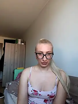 malinalli a online show from March 3, 2026, 1:40 pm