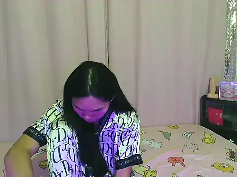 Snapshot of rainexox1 chatting on April 24, 2026, 6:04 am rainexox1 online show from April 24, 2026, 6:04 am