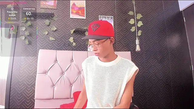 Snapshot of patrick_lovee chatting on June 1, 2026, 7:57 pm patrick lovee online show from June 1, 2026, 7:57 pm
