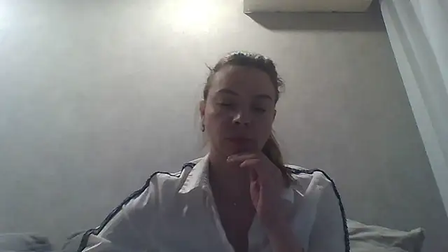 Snapshot of Luna2547 chatting on March 26, 2026, 4:05 pm Luna2547 online show from March 26, 2026, 4:05 pm