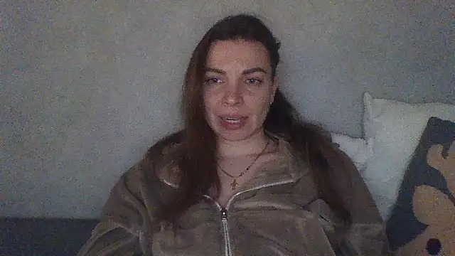 Snapshot of Luna2547 chatting on April 5, 2026, 5:52 pm Luna2547 online show from April 5, 2026, 5:52 pm