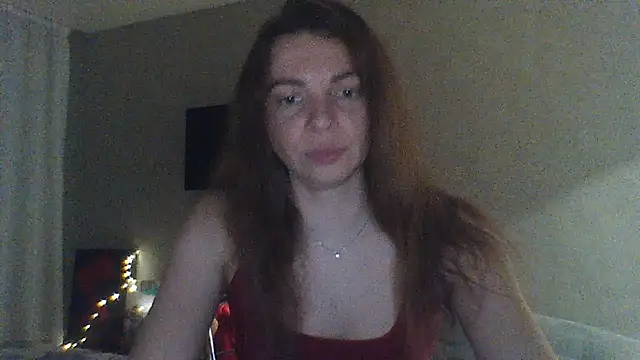 Snapshot of Luna2547 chatting on April 4, 2026, 8:04 pm Luna2547 online show from April 4, 2026, 8:04 pm