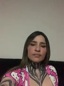 Snapshot of AlanaRoa_ chatting on July 4, 2026, 5:14 am AlanaRoa online show from July 4, 2026, 5:14 am