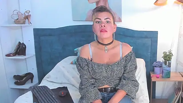 KiaraXMilf online show from March 6, 2026, 8:26 pm