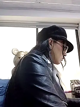 jaade doll online show from March 4, 2026, 1:19 pm