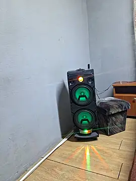 Snapshot of Minike75 chatting on April 16, 2026, 3:46 pm Minike75 online show from April 16, 2026, 3:46 pm