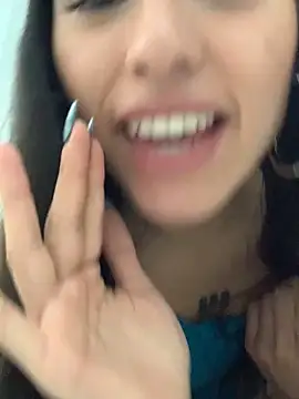 SweetCherry   online show from April 16, 2026, 7:36 pm