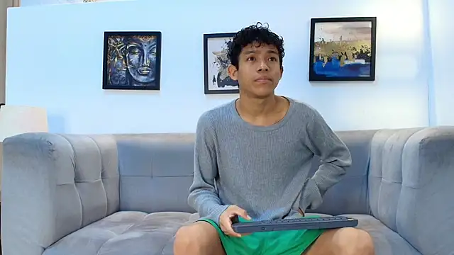 SKINNY BOYXXX online show from April 3, 2026, 7:15 am