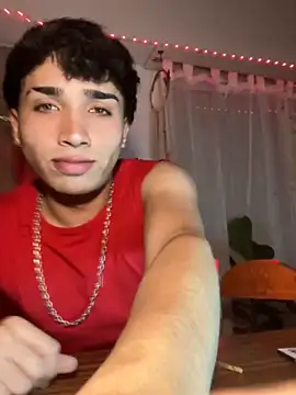 Lucasss2204 online show from May 13, 2026, 1:56 am