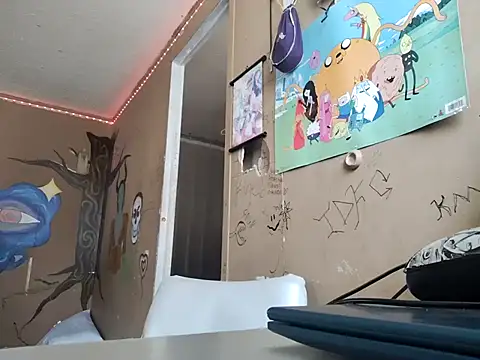 XSnowFlakeX15 online show from May 12, 2026, 5:52 pm