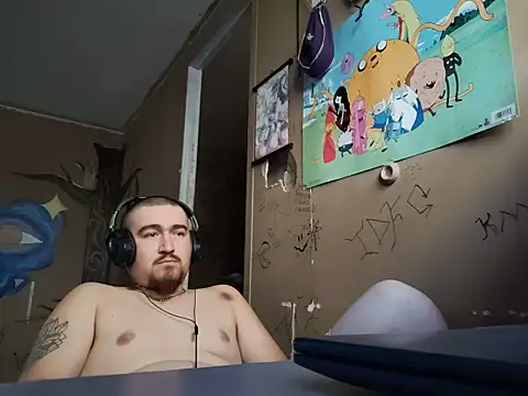 XSnowFlakeX15 online show from May 18, 2026, 1:39 am