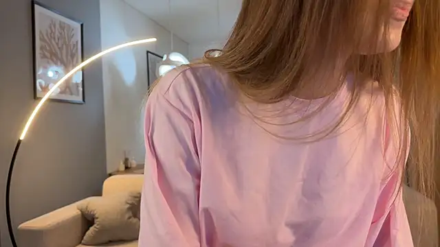 meower  online show from April 25, 2026, 4:37 am