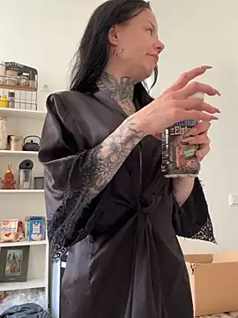 SkinnyLilly online show from April 27, 2026, 8:23 am