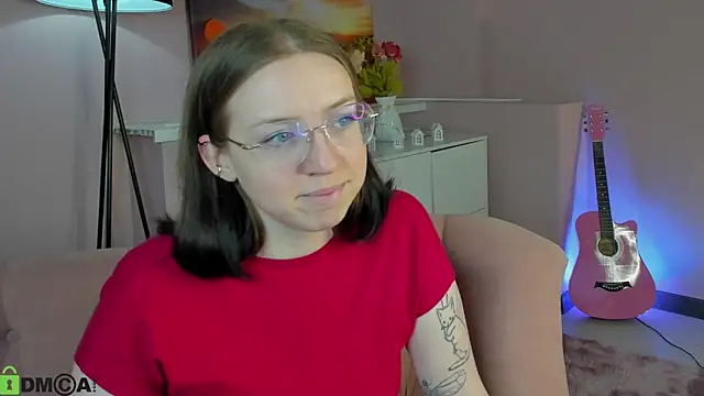 maxinemouse online show from March 6, 2026, 12:33 pm