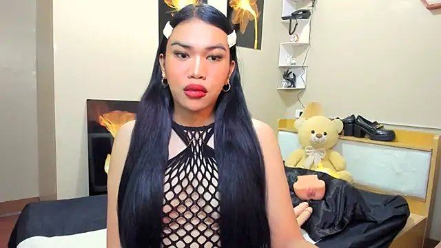 hugecelestina online show from April 9, 2026, 8:09 am