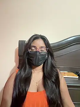 Snapshot of nikki_catz chatting on June 28, 2026, 4:35 pm nikki catz online show from June 28, 2026, 4:35 pm