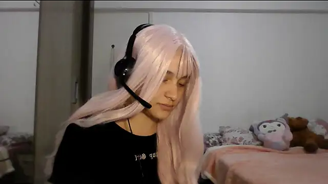 Willowlk online show from March 26, 2026, 11:35 pm